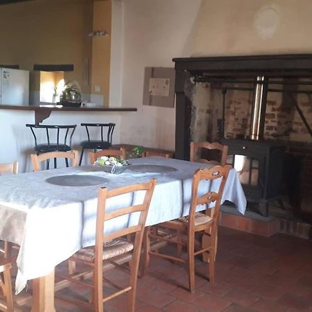 Gite A La Ferme, Avec Animaux, Fromages Et Nature Neuville-les-Decize Exteriör bild